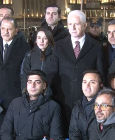 istanbul-valisi-gul-ve-il-emniyet-muduru-yildiz-taksimde-denetim-noktasini-ziyaret-etti-mVU2Y7t6.jpg