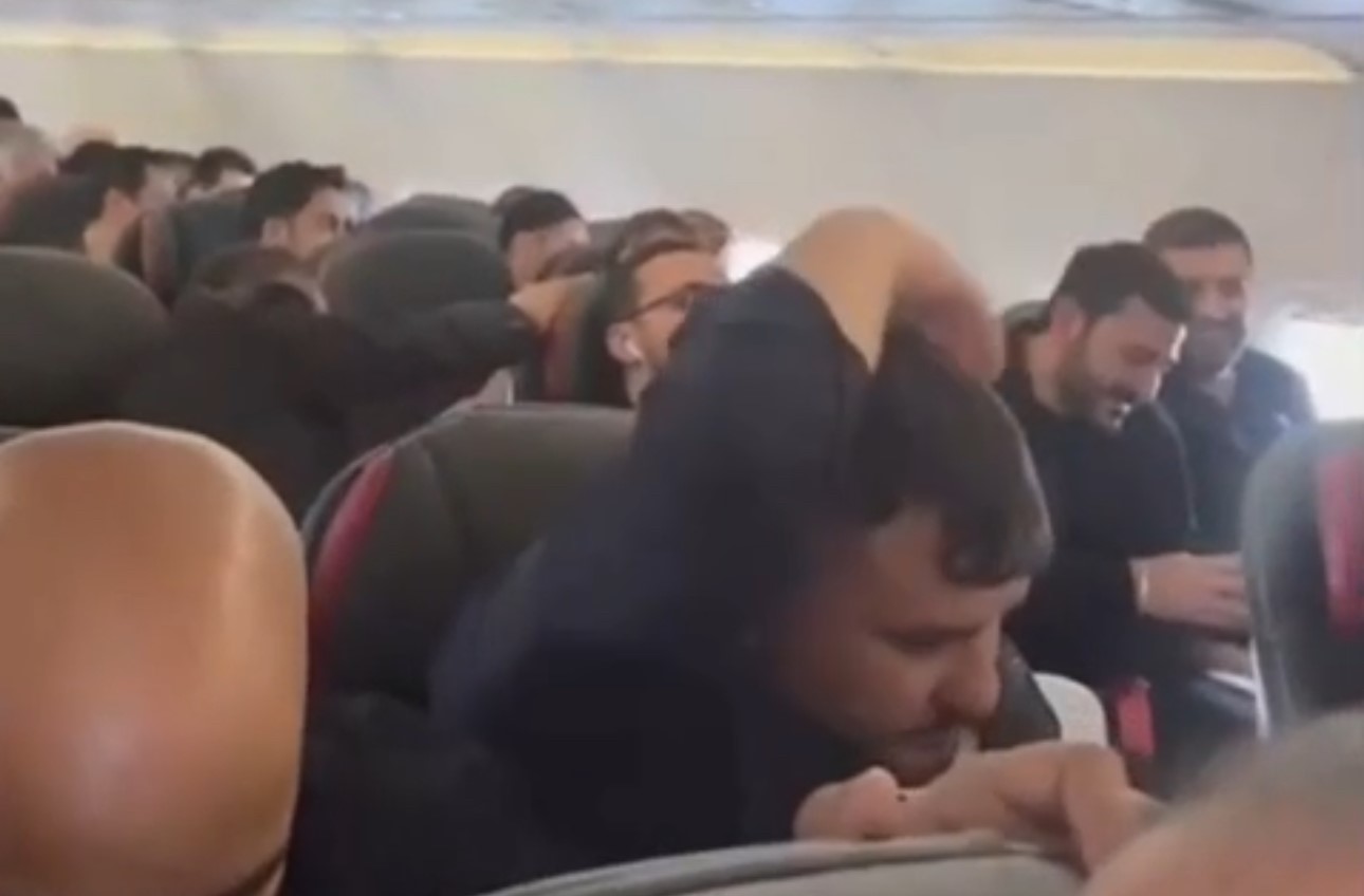 İstanbul-Van seferini yapan uçak zorlu hava şartlarına rağmen başarıyla indi 4 istanbul van seferini yapan ucak zorlu hava sartlarina ragmen basariyla indi 0 qRh5TlsK