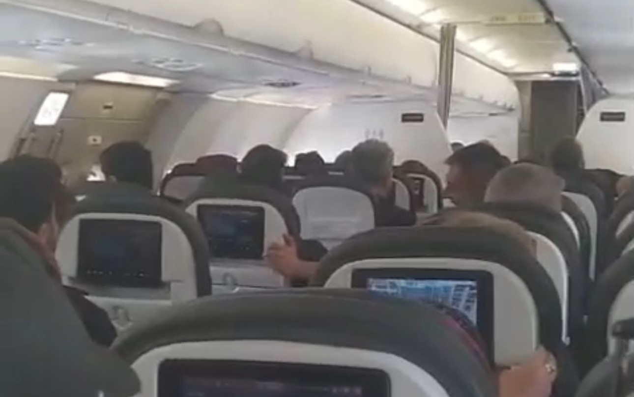 İstanbul-Van seferini yapan uçak zorlu hava şartlarına rağmen başarıyla indi 6 istanbul van seferini yapan ucak zorlu hava sartlarina ragmen basariyla indi 2 iVAhp9Gj