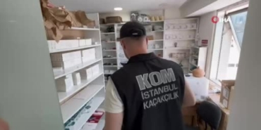 istanbul-ve-antalyada-kacakcilik-operasyonu-binlerce-cep-telefonu-ve-aksesuari-ele-gecirildi-9-gozalti-uAtVBJn5.jpg