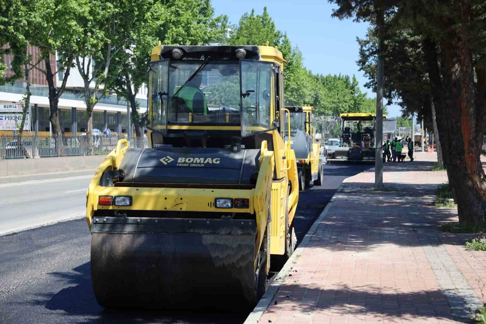 istanbul yolunda hummali asfalt calismasi 0 N7VIMEKy