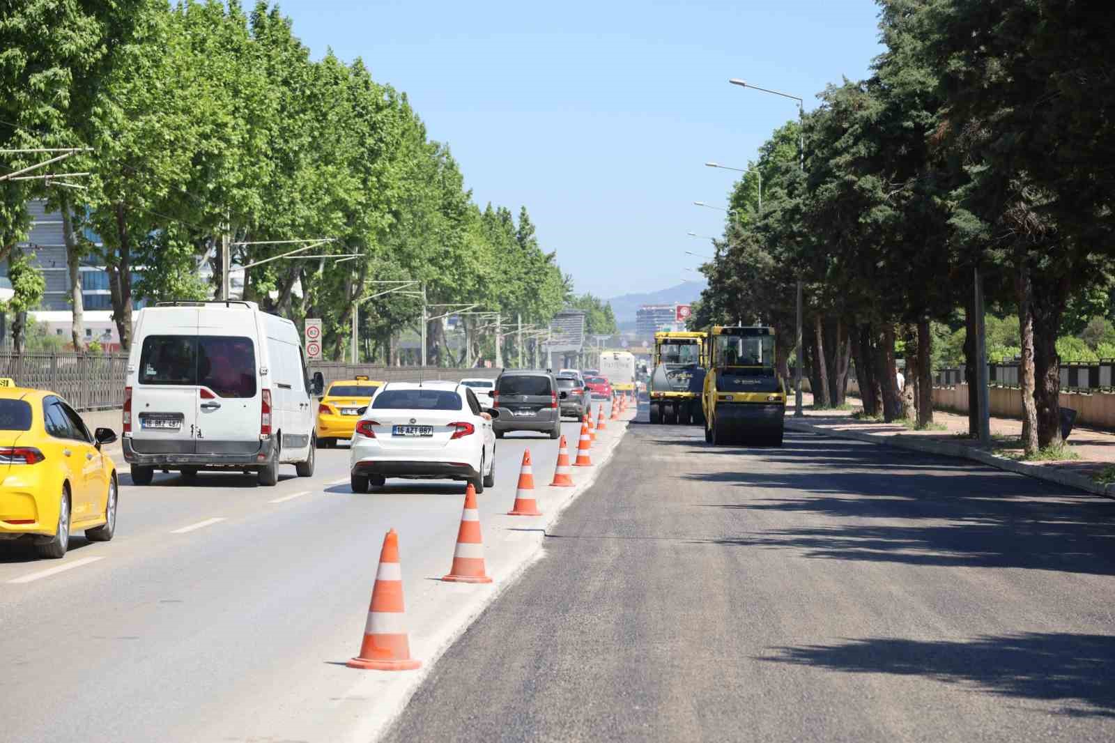 istanbul yolunda hummali asfalt calismasi 1 urfI9vM1