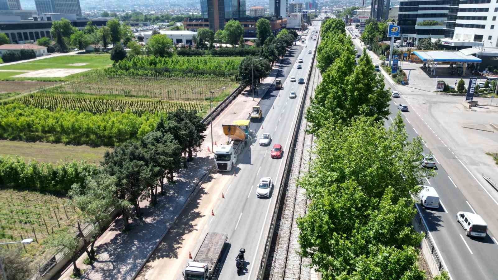 istanbul yolunda hummali asfalt calismasi 2 9VOWspQC