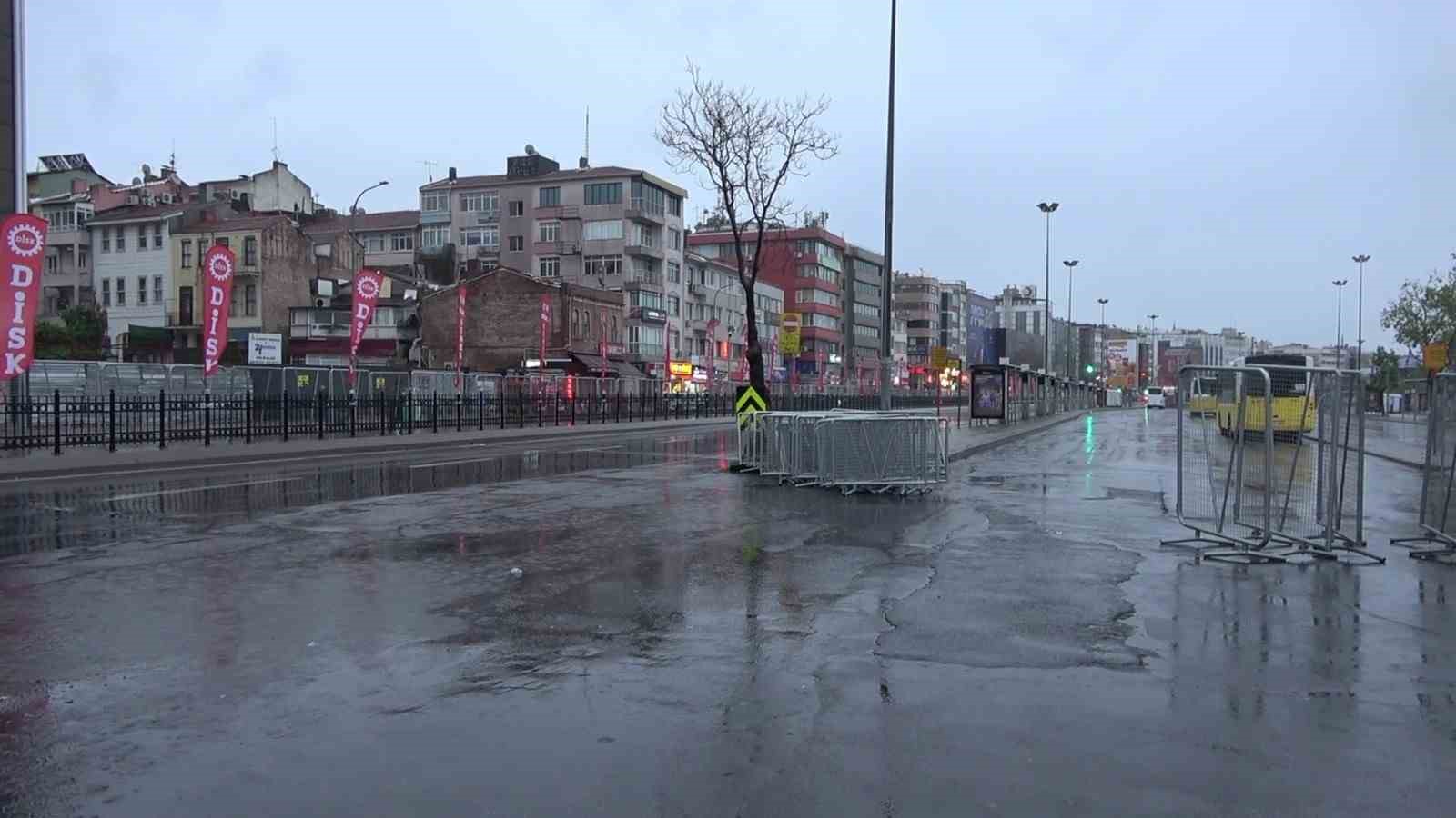 İstanbul’da 1 Mayıs önlemleri: Kadıköy Meydanı araç trafiğine kapatıldı 6 istanbulda 1 mayis onlemleri kadikoy meydani arac trafigine kapatildi 2