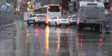 istanbulda-1-mayis-onlemleri-kadikoy-meydani-arac-trafigine-kapatildi-K6GOuGDS.jpg