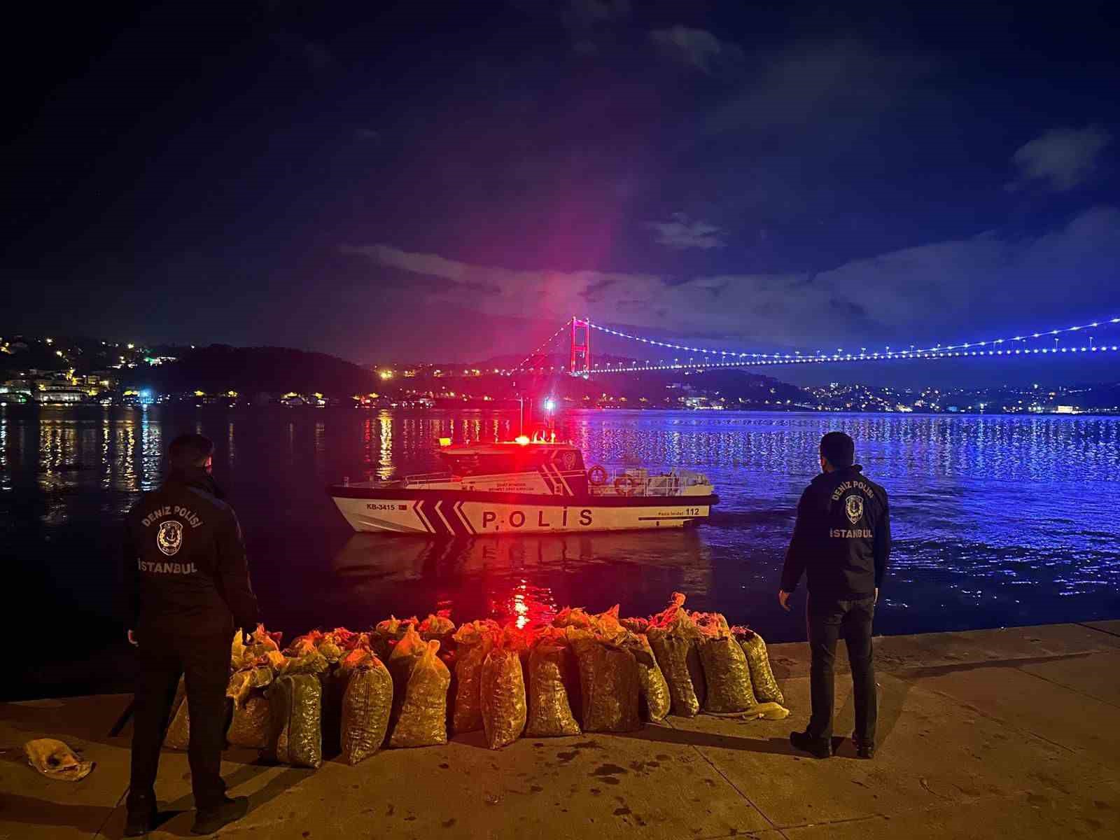 istanbulda 2 ton 350 kilogram kacak midye ele gecirildi 1 CRLeapGV