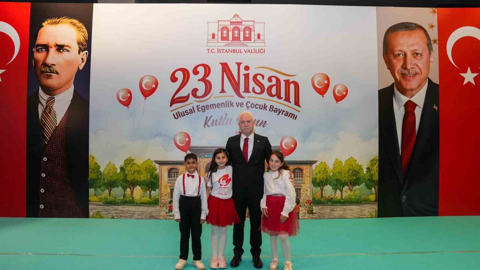 İstanbul’da 23 Nisan coşkusu Devlet Arşivleri Osmanlı Arşivi Külliyesi’nde törenle kutlandı 5 istanbulda 23 nisan coskusu devlet arsivleri osmanli arsivi kulliyesinde torenle kutlandi 1 GJBXuDVn