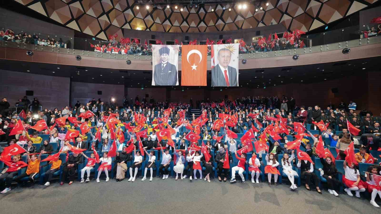 İstanbul’da 23 Nisan coşkusu Devlet Arşivleri Osmanlı Arşivi Külliyesi’nde törenle kutlandı 9 istanbulda 23 nisan coskusu devlet arsivleri osmanli arsivi kulliyesinde torenle kutlandi 5 FZNS6ApV
