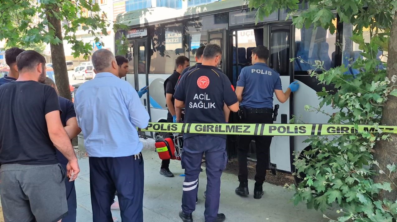 İstanbul’da 3 gündür aranan adam park halindeki servis aracında ölü bulundu 5 istanbulda 3 gundur aranan adam park halindeki servis aracinda olu bulundu 1 O5M2kCzd