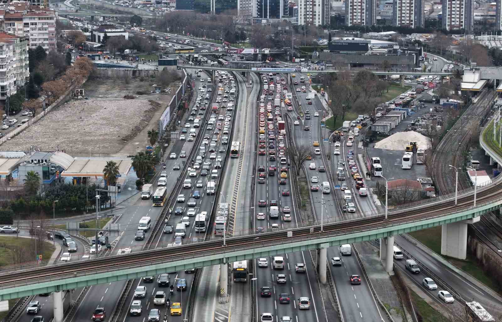 istanbulda ara tatilin baslamasiyla trafik yogunlugu yuzde 85e ulasti 2 g5kbudZK