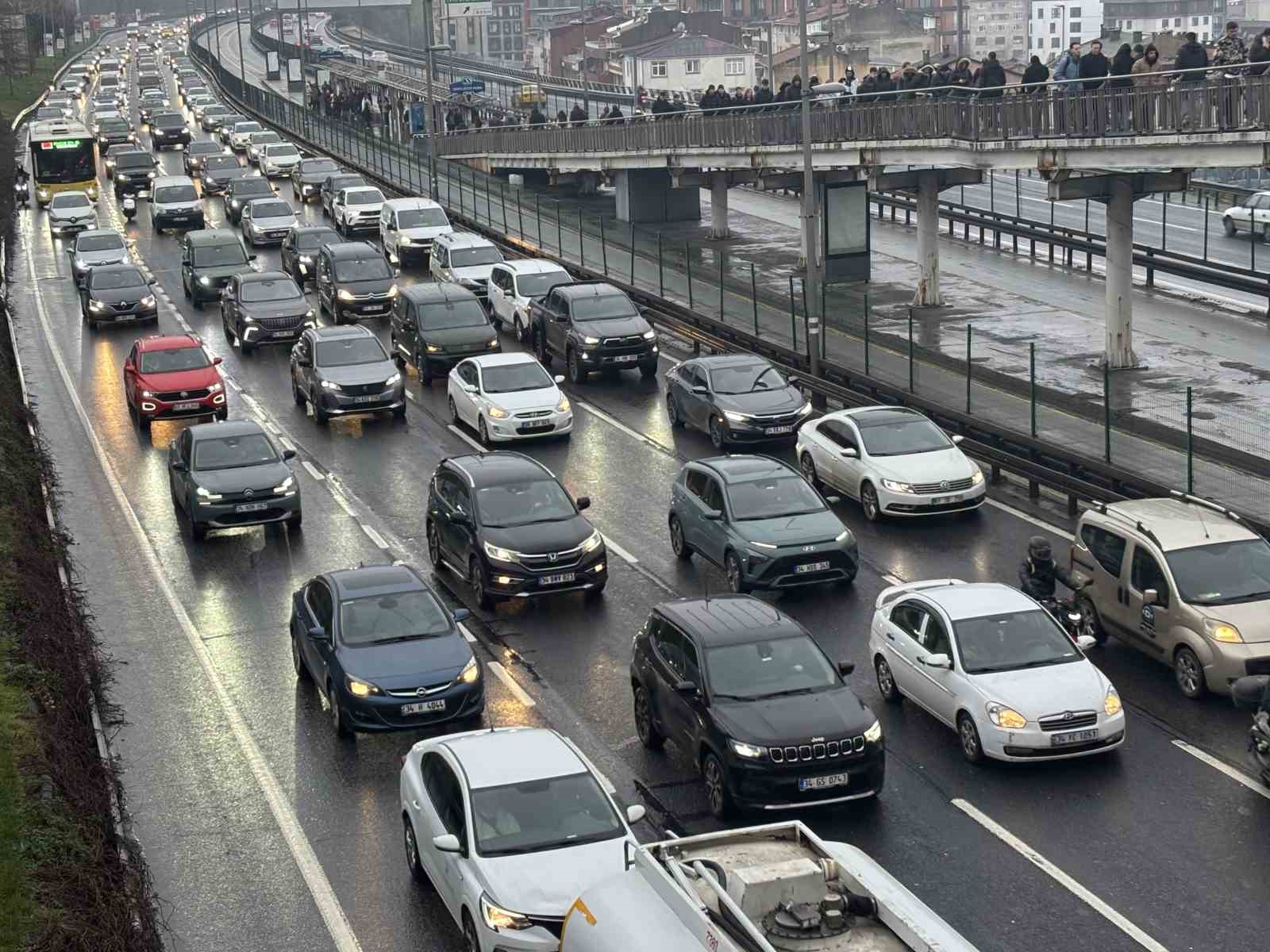 istanbulda bayram donusu trafik yogunlugu 1 uumODy5W