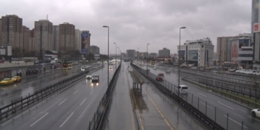 istanbulda-bayram-sabahi-yollar-bos-kaldi-8TsjIxbm.jpg