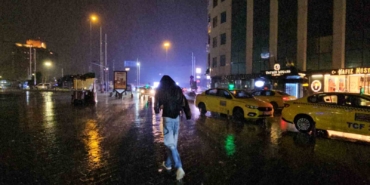 istanbulda-beklenen-sari-kodlu-saganak-basladi-125UPUD3.jpg