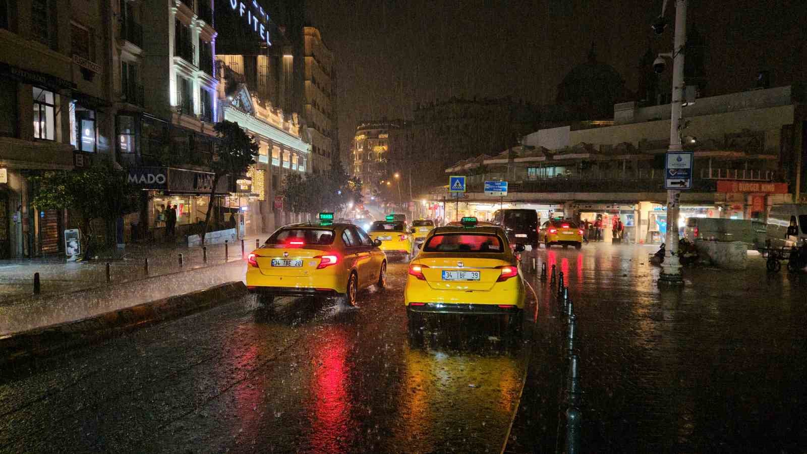 istanbulda beklenen sari kodlu saganak basladi 4 IX8jhIgS