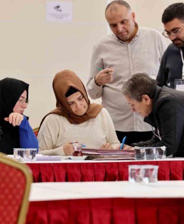 istanbulda-besinci-ihale-en-yuksek-taksi-plakasi-5-milyon-211-bin-liraya-satildi-5SML3WsZ.jpg