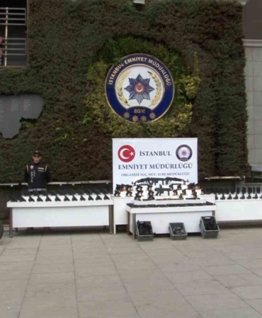 istanbulda-cetelere-ve-silah-kacakcilarina-operasyon-165-gozalti-VMxq4fDe.jpg