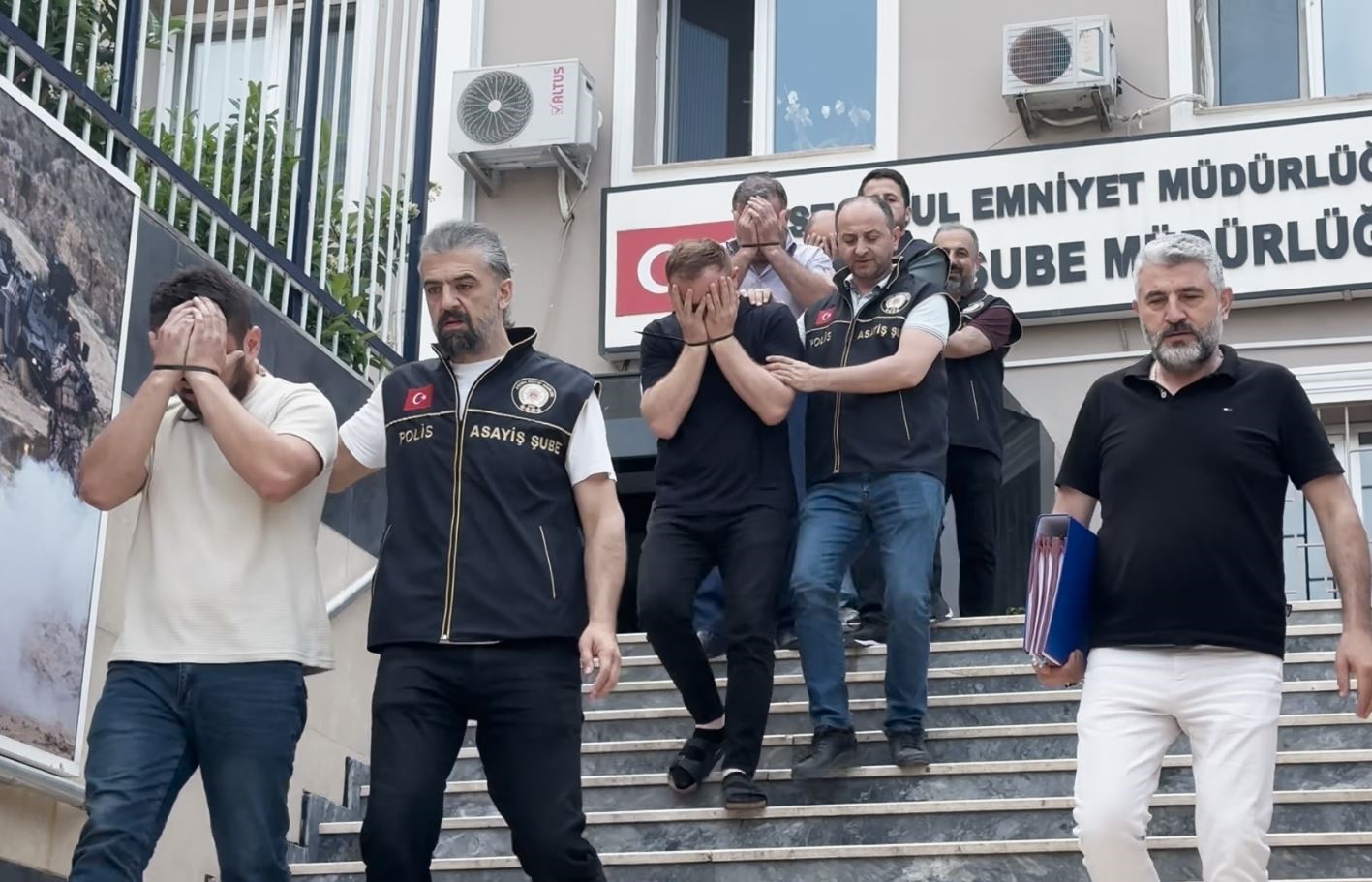 istanbulda change arac operasyonu 3 tutuklama 3 ZtpPOXdm