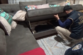 Bodrum’da düğün salonuna dalan otomobilin kaza anı güvenlik kamerasına yansıdı 1 thumbnail