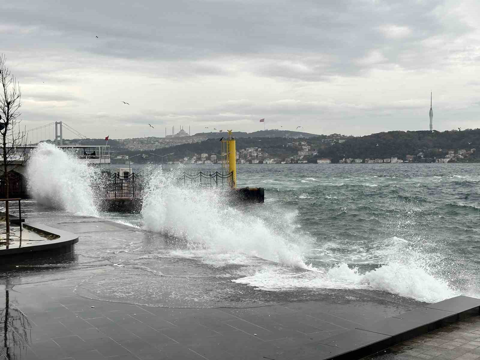 istanbulda dev dalgalar olustu 1 VJGPUwEB