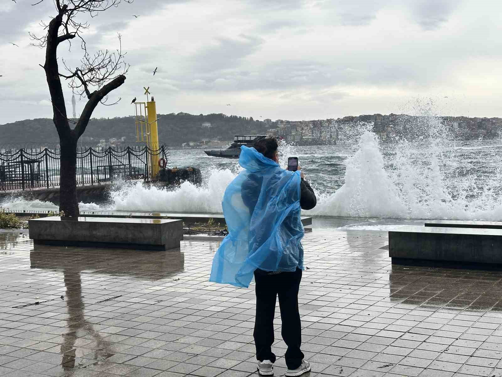 istanbulda dev dalgalar olustu 3 SKMyYTVK