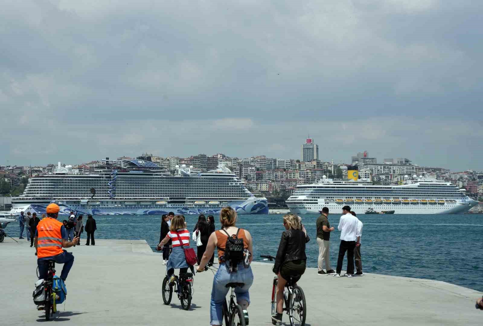 istanbulda dev kruvaziyer yogunlugu havadan goruntulendi 2 qcda64e7