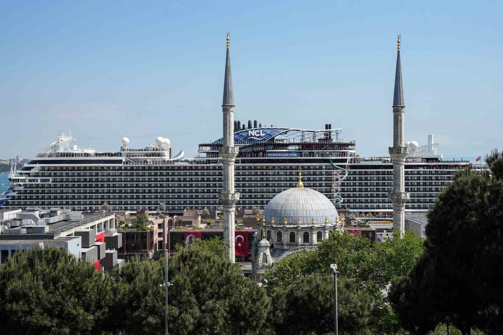 istanbulda dev kruvaziyer yogunlugu havadan goruntulendi 4 g42i7p9T