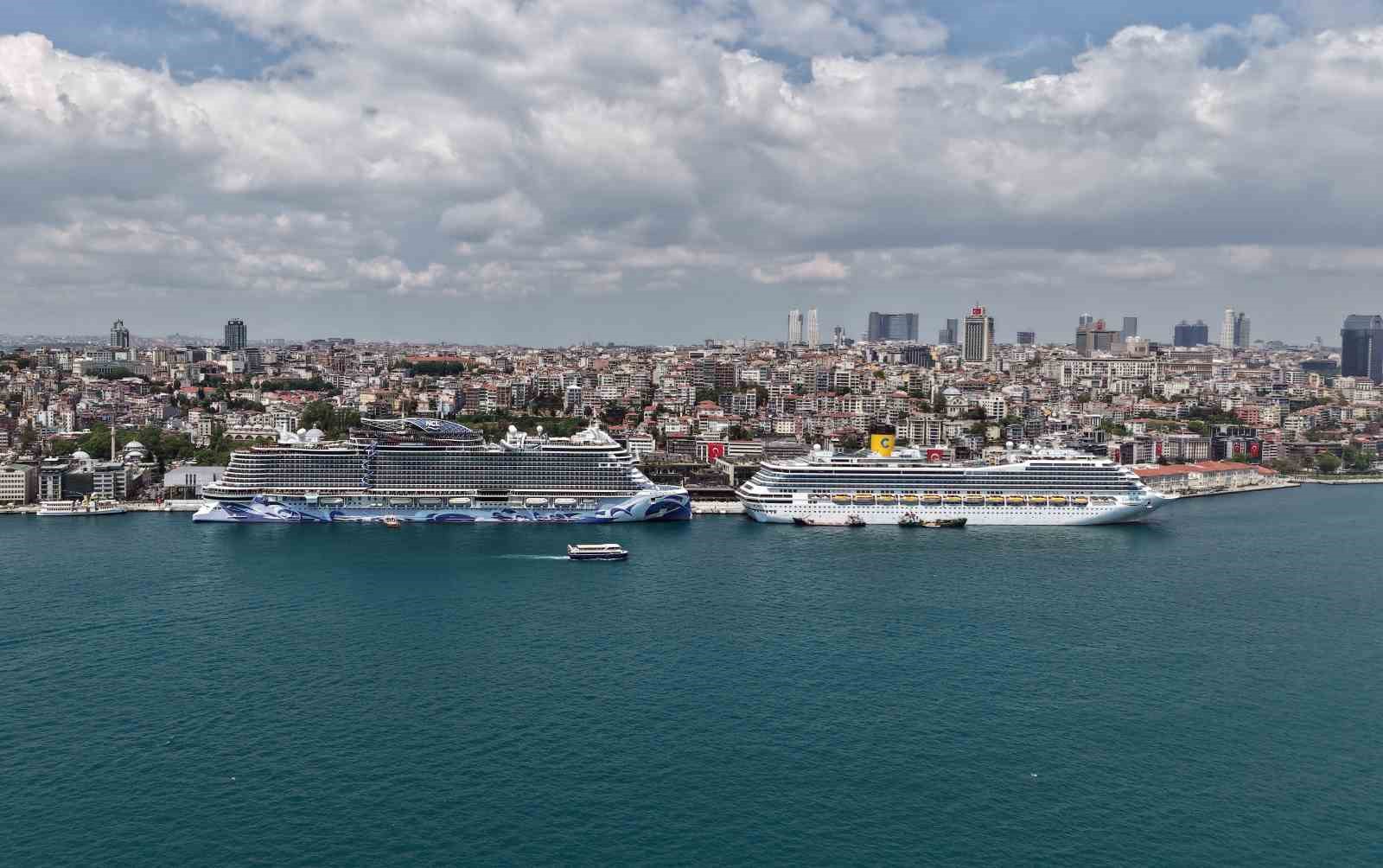 istanbulda dev kruvaziyer yogunlugu havadan goruntulendi 8 YAaNh1Jl