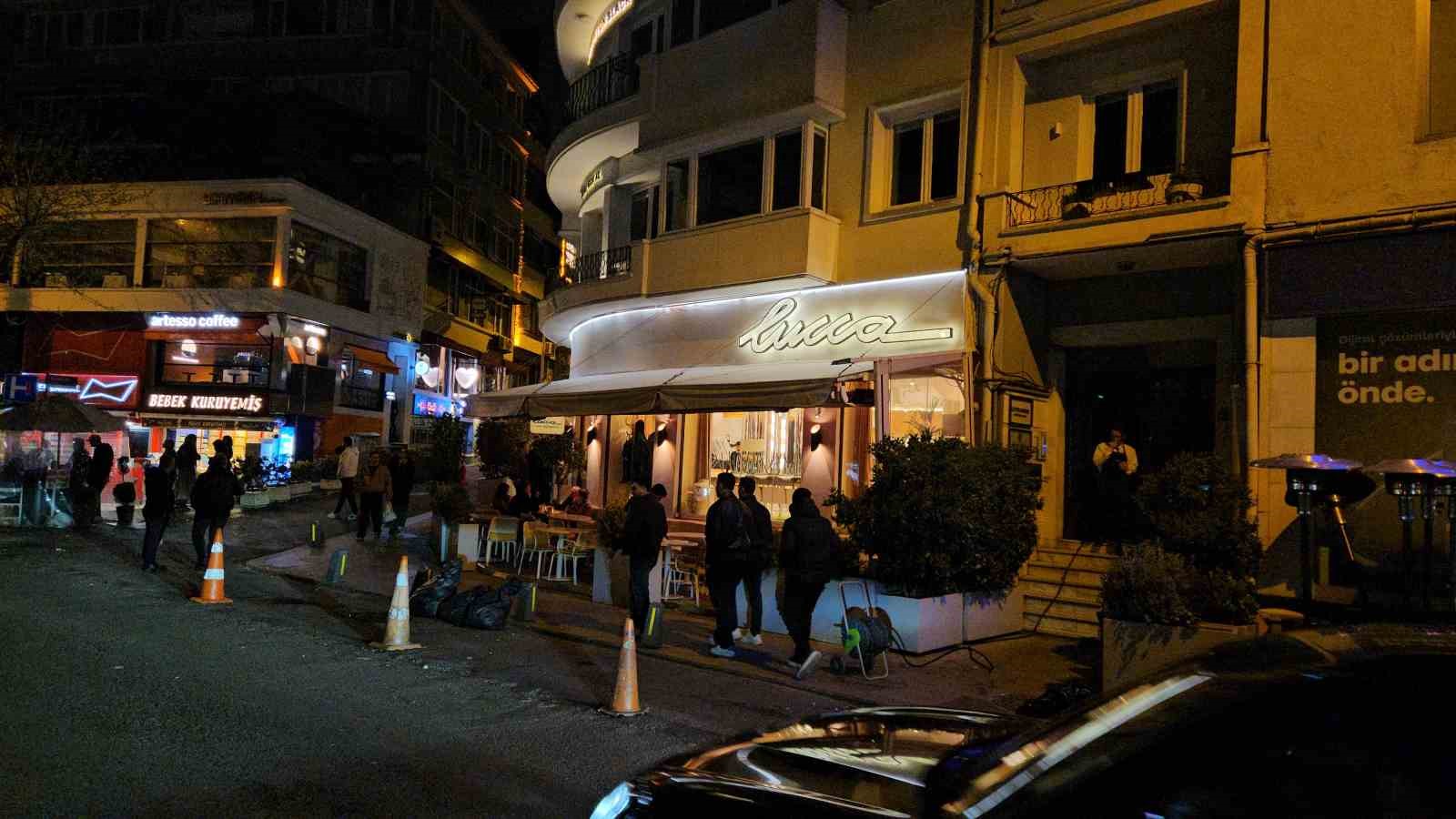istanbulda eglence mekanina uyusturucu ve fuhus operasyonu isletme sahibi gozaltinda 0 WSDHAnd9
