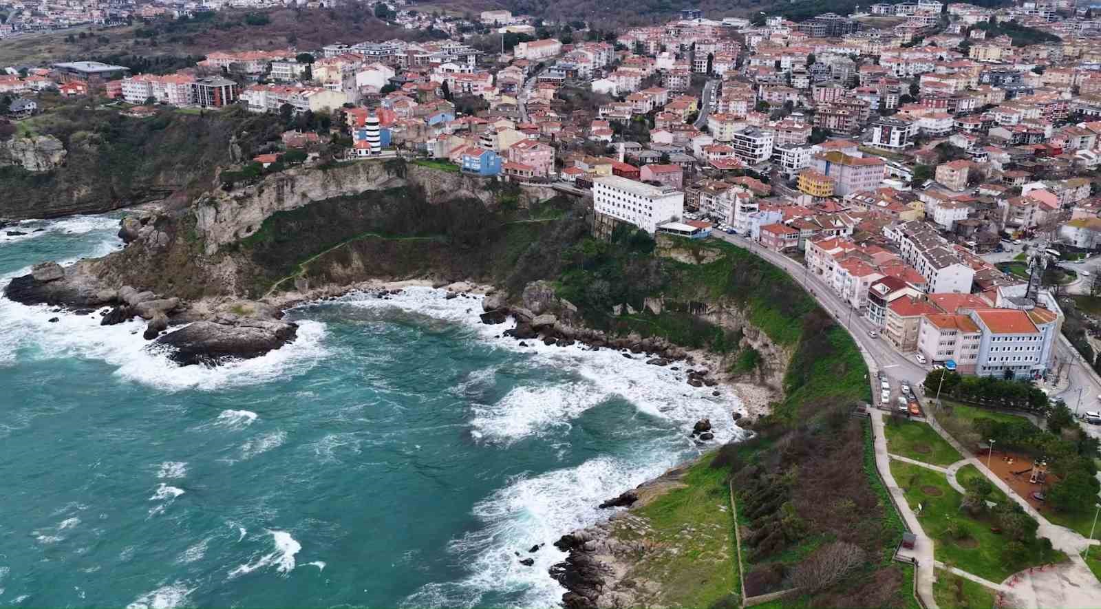 istanbulda firtina sile sahilini vurdu dev dalgalar havadan goruntulendi 0