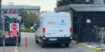 istanbulda-gida-zehirlenmesinde-olen-annenin-cenazesi-adli-tip-kurumuna-getirildi-qXqR7KHd.jpg
