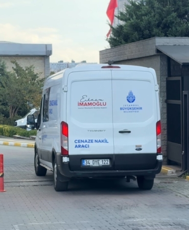 istanbulda-gida-zehirlenmesinde-olen-annenin-cenazesi-adli-tip-kurumuna-getirildi-qXqR7KHd.jpg