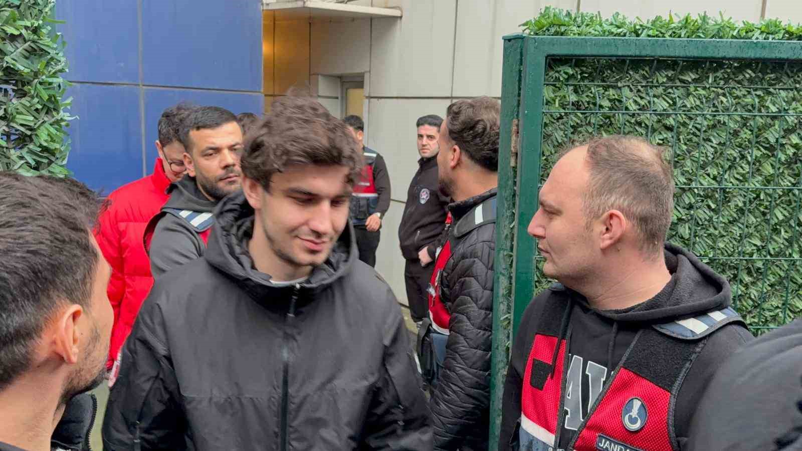 istanbulda gozaltina alinan fenomenler saglik kontrolune gecirildi 1 NGgphE5t