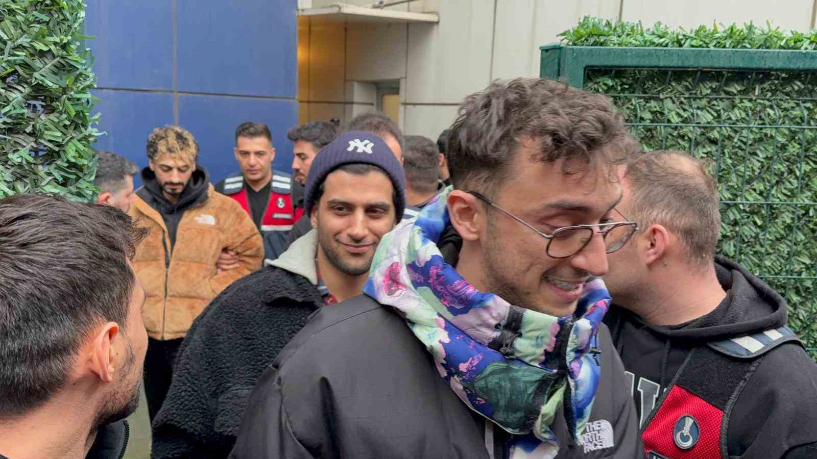 istanbulda gozaltina alinan fenomenler saglik kontrolune gecirildi 2 9FjQyrVM