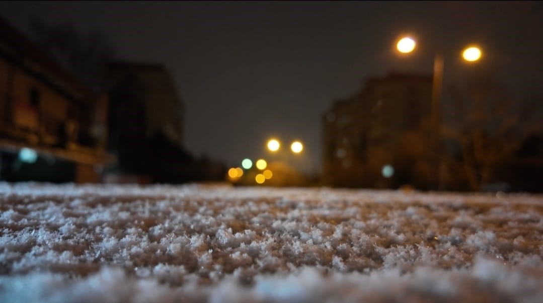 İstanbul’da gün boyu beklenen kar yağışı gece saatlerinde etkisini gösterdi 4 istanbulda gun boyu beklenen kar yagisi gece saatlerinde etkisini gosterdi 0 nOGCwl1A