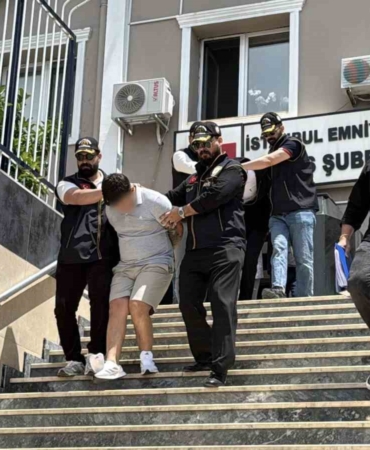 istanbulda-harac-istedikleri-is-yerlerini-kursunlayan-ve-tehditte-bulunan-5-supheli-adliyeye-sevk-edildi-XXNb1uCS.jpg