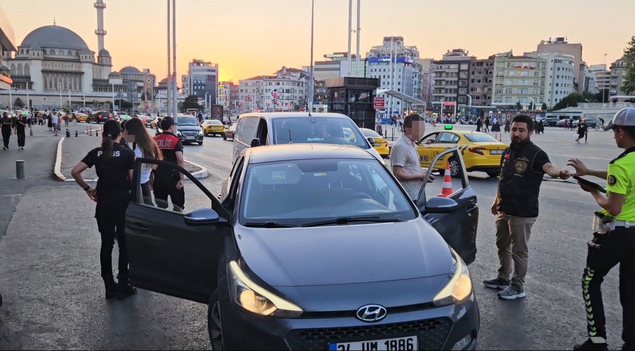 istanbulda helikopter destekli huzur istanbul denetimi 0 dUqaiNBe
