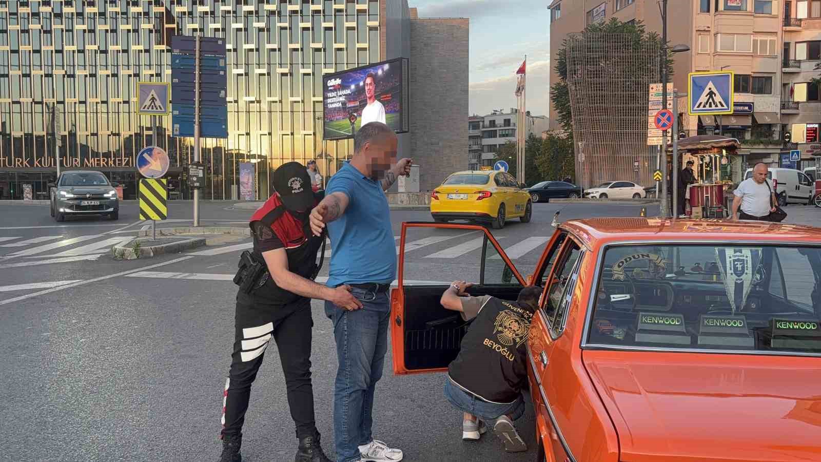 istanbulda helikopter destekli huzur istanbul denetimi 0 e76XILS8