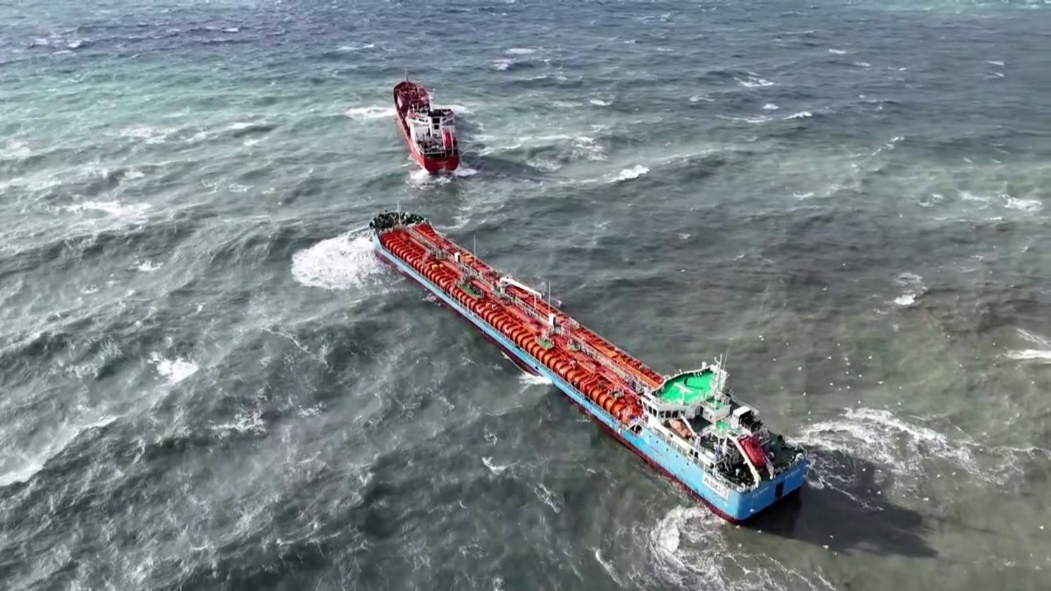İstanbul’da iki tanker acil durum çağrısında bulundu, gemiler havadan görüntülendi 5 istanbulda iki tanker acil durum cagrisinda bulundu gemiler havadan goruntulendi 1 H66ZlYi9
