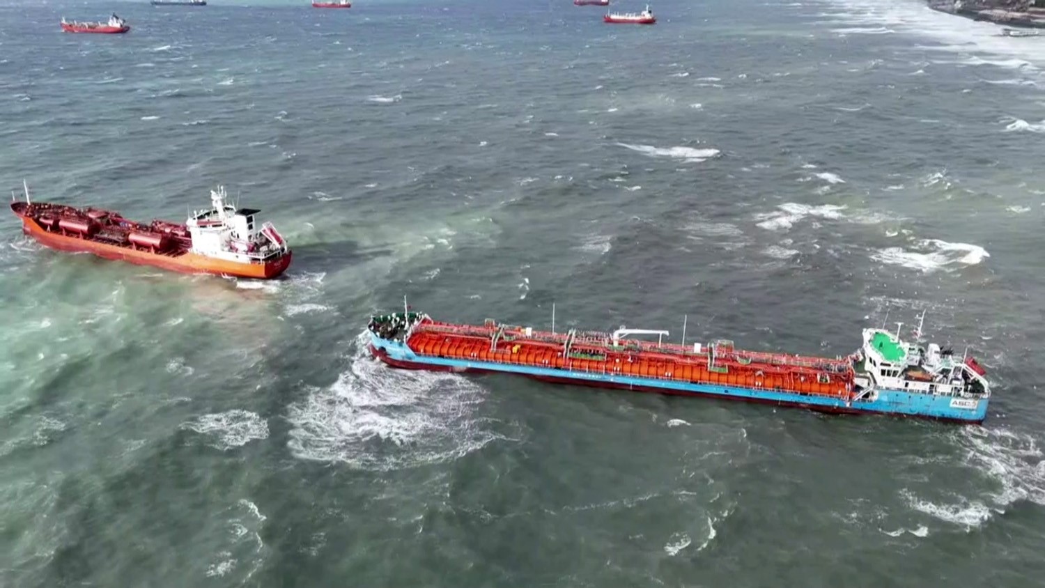İstanbul’da iki tanker acil durum çağrısında bulundu, gemiler havadan görüntülendi 6 istanbulda iki tanker acil durum cagrisinda bulundu gemiler havadan goruntulendi 2 2Pddp8Nn