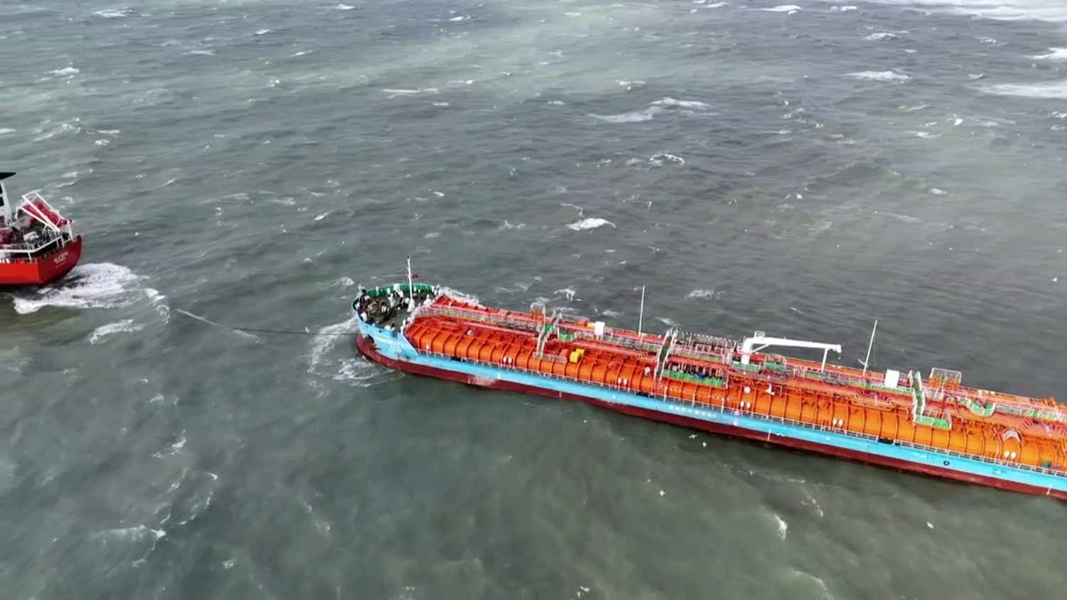 İstanbul’da iki tanker acil durum çağrısında bulundu, gemiler havadan görüntülendi 8 istanbulda iki tanker acil durum cagrisinda bulundu gemiler havadan goruntulendi 4 DSsFcFzQ