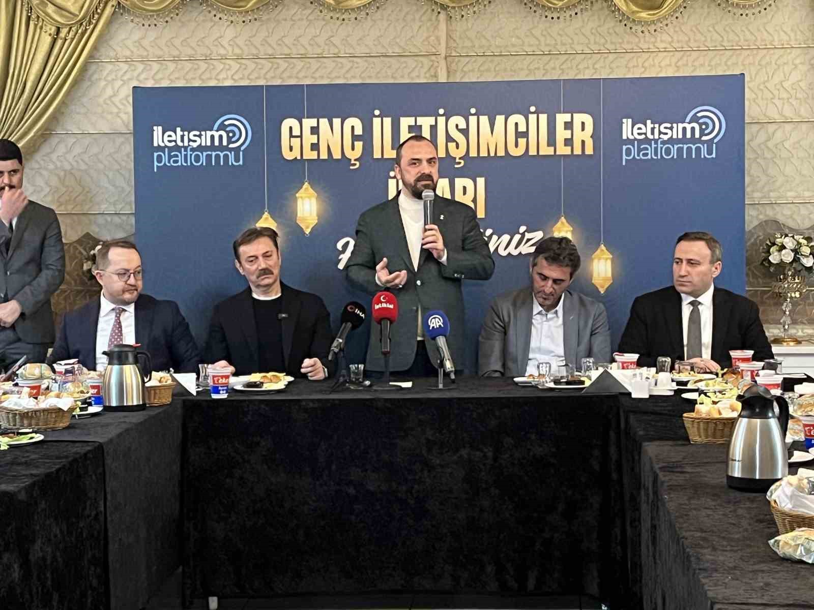 istanbulda iletisim fakultesi ogrencileri ak partinin duzenledigi iftarda bulustu 2 7zjZJt3Q