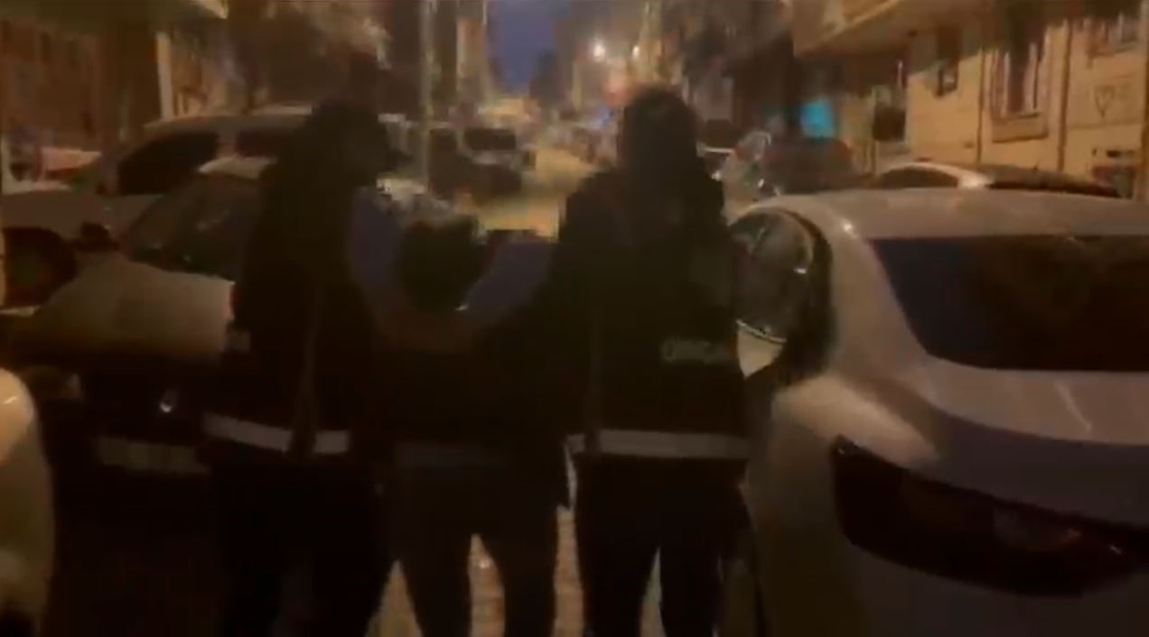 İstanbul’da iş yerlerini silahla ateş açan 7 şüpheli yakalandı 5 istanbulda is yerlerini silahla ates acan 7 supheli yakalandi 1 wsnPUAZY