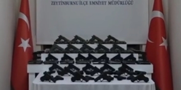 istanbulda-kacak-silah-operasyonu-91-tabanca-ele-gecirildi-fMWtyvaM.jpg