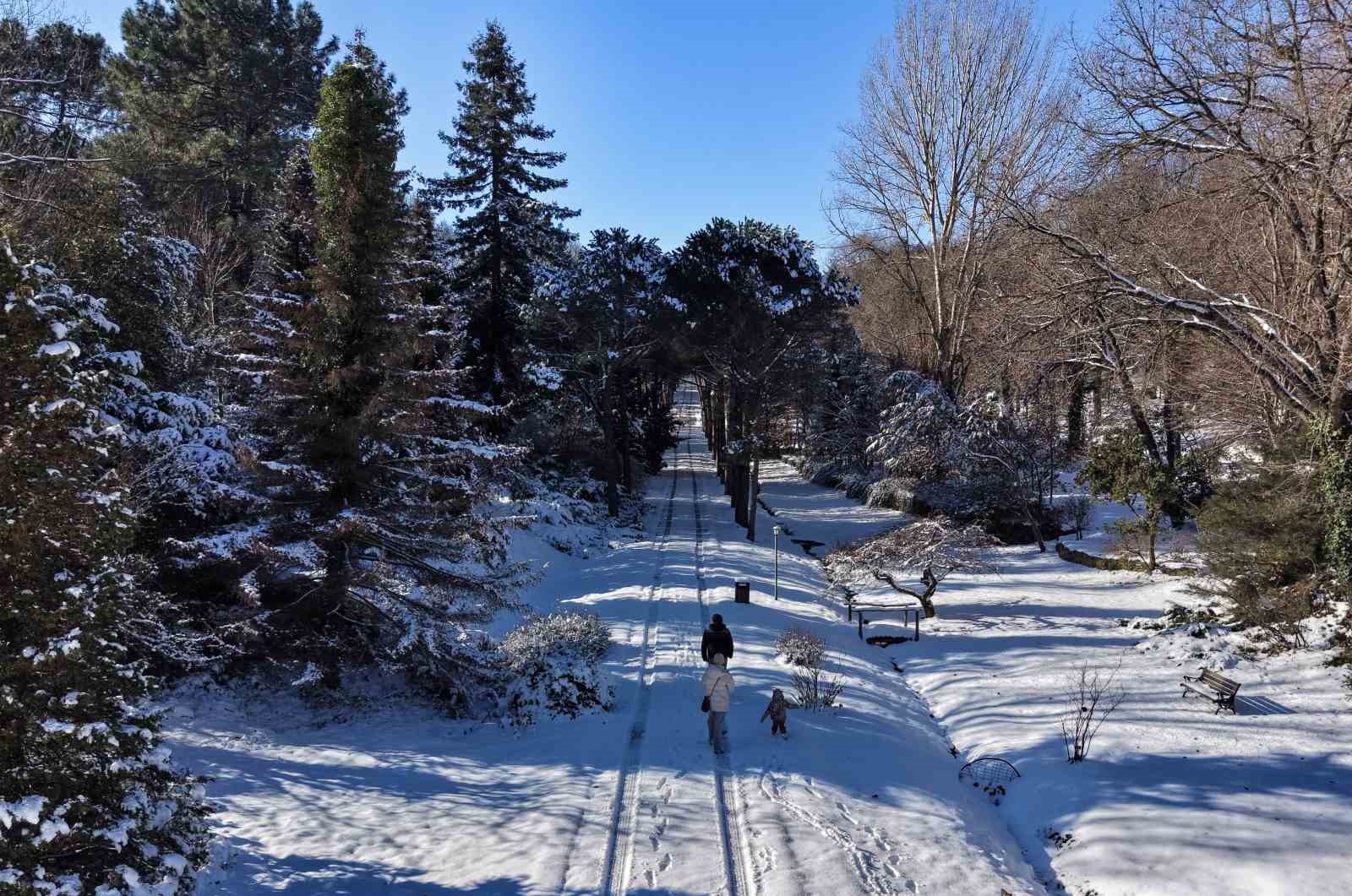 istanbulda kar goremeyenler ataturk arboretumuna geldi 0 HEkemjpy