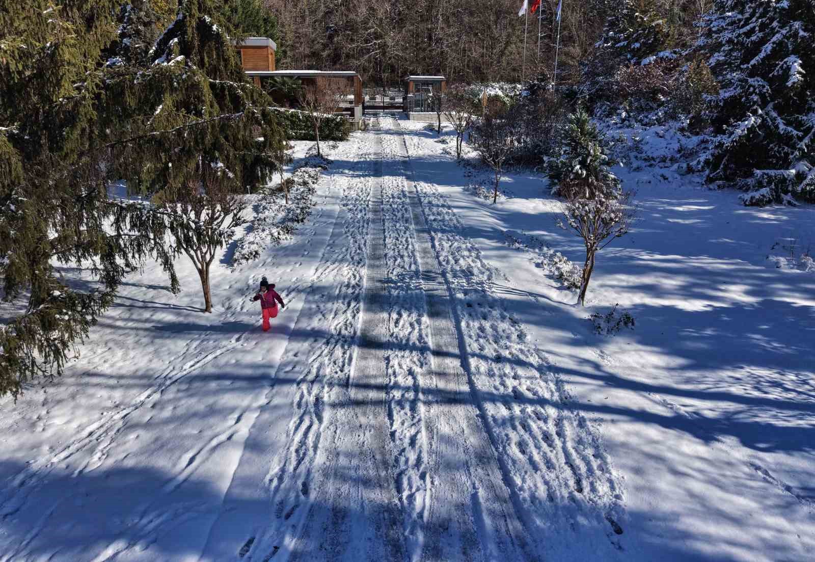 istanbulda kar goremeyenler ataturk arboretumuna geldi 1 CVFgS61Q