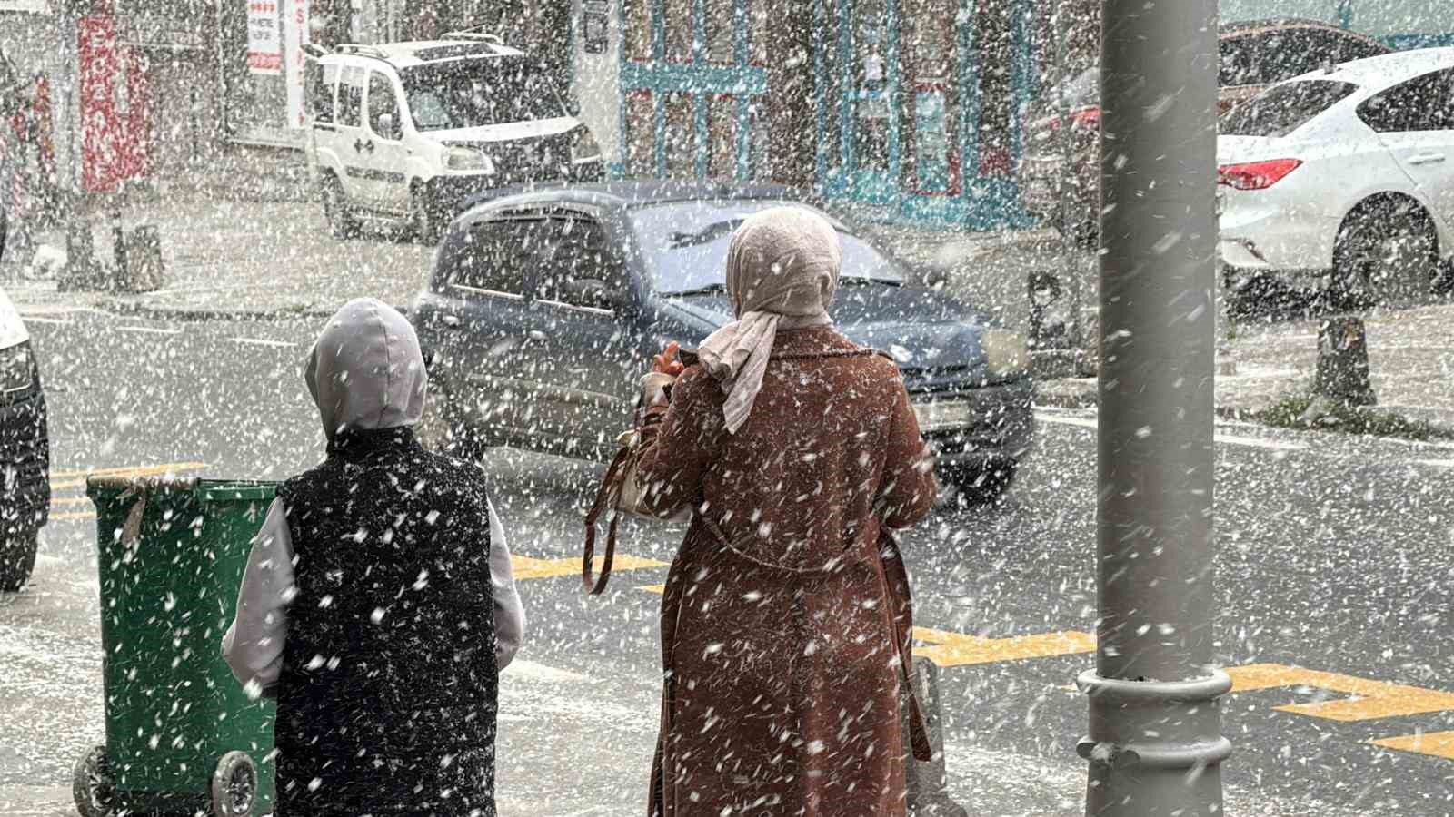 istanbulda kar yagisi etkili oluyor 1 fXtRVppu