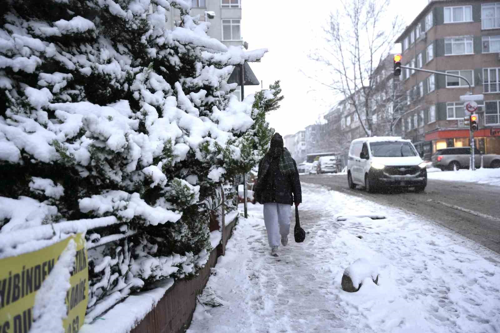 istanbulda kar yagisi etkili oluyor 1 nd32N6ND