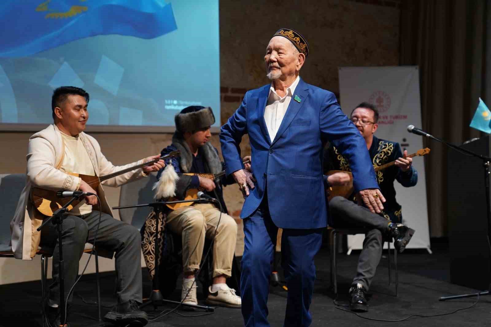 istanbulda kazak edebiyati ruzgari esti 2