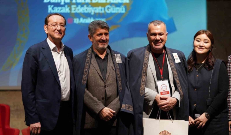 istanbulda-kazak-edebiyati-ruzgari-esti-M511RcH8.jpg