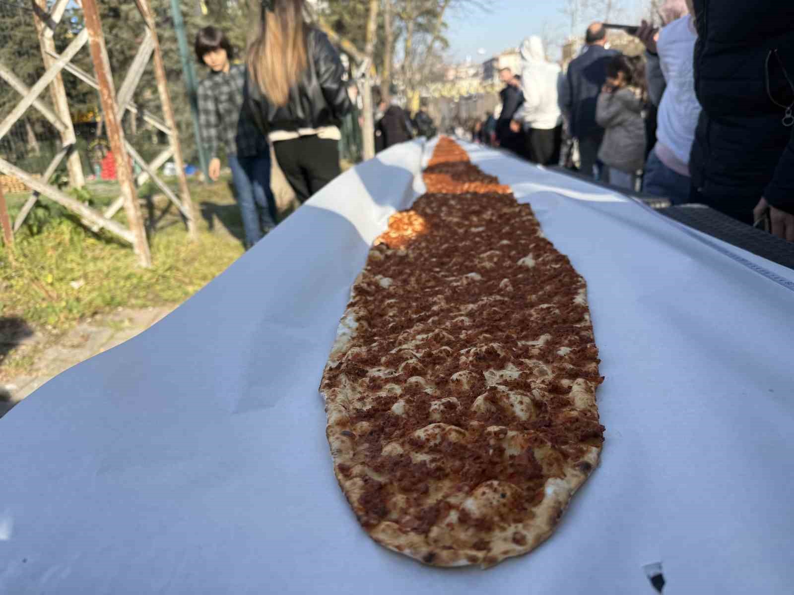 istanbulda lahmacun rekoru 63 metrelik dev lahmacun guinnesse girdi 7 4EK2lHX3